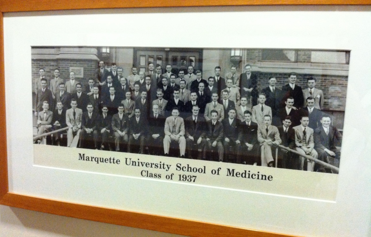 MSOM 1937班的照片